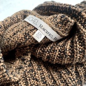 Cuteee sweater and can be used off-the-shoulder